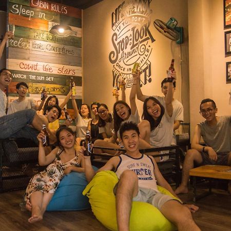 Barney'S Danang Backpackers Hostel Exterior photo